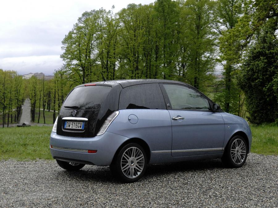  Lancia Ypsilon Ecochic 2009 года  (фото 3 из 6)